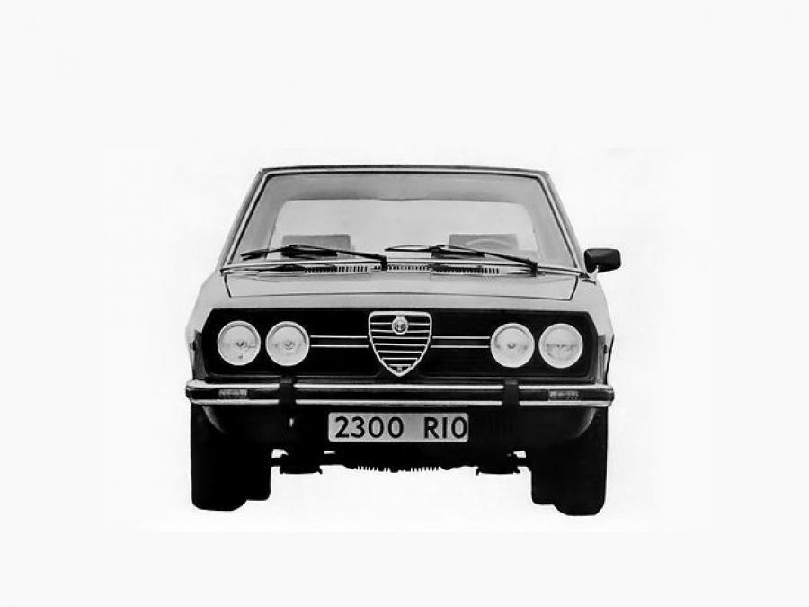  Alfa Romeo 2300 Rio (102) 1978 года  (фото 2 из 3)